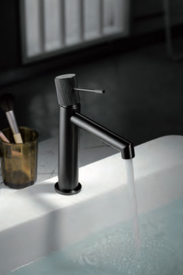 MATT BLACK WASHBASIN MIXER